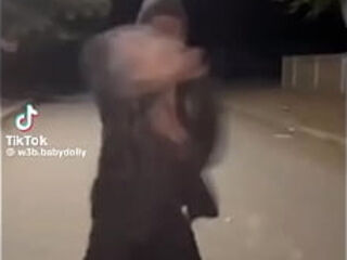 Famoso mendigo magu faixa preta em jud&ocirc_ ensina jovem aprendiz a t&eacute_cnica da cobra malasiatica