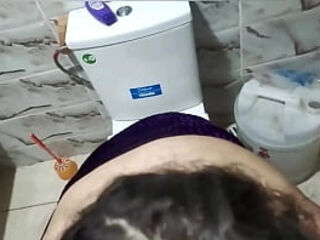 Fuck my Arabic girlfriend in restroom fuck my pussy big arab cock