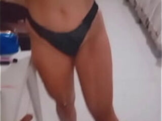 Loira se preparando para foda @elenamacedo33