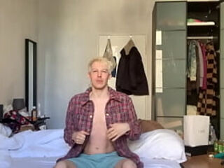 SISSY IS ALWAYS HUNGRY FOR RAW COCK