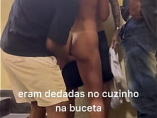 Belinha foi currada por 3 comedores novinhos