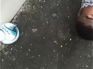 Detonando o novinho com a bola