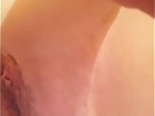 Mostrando su rica vagina deliciosa