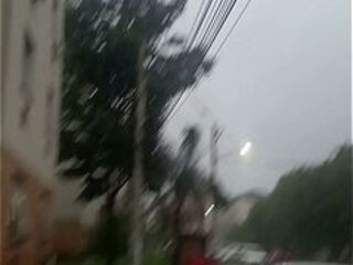 Fudendo na chuva  ME fudendo na chuva enquanto fico todo molhado