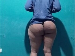 femboy de 18 anos dando o cuzinho virgem pro neg&atilde_o pauzudo
