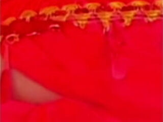 BUCETA &Eacute_ ESSA SUCULENTA- rosa vermelha