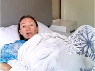 Holiday Morning Bliss: Busty Natural Mature Beauty Shares the Best Gift With You