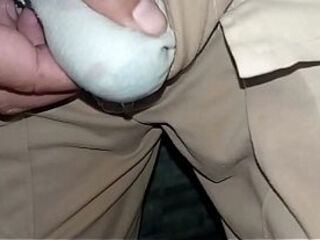 Pantal&oacute_n orinado con m&uacute_ltiples orgasmos