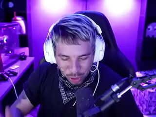 two9 baga&ccedil_ando todo mundo dando uma relaxada com a esposa que saiu pro trabalho deixou um oco penetrante