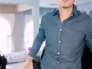 Albaro de Dgo tiene buena pierna pero lo mamon le quita el encanto