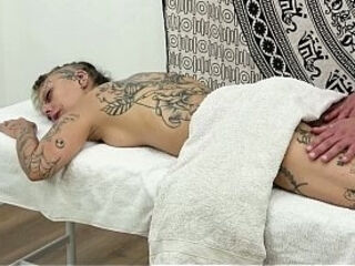 Secret Massage con Loladoll: masaje, tensi&oacute_n y placer