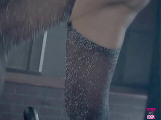 This super hot blonde bitch lets her guy cum in her filthy mouth