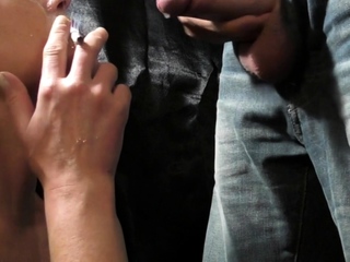 Deutsche blonde MILF raucht Blowjob und Cumshot