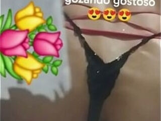 Calcinha preta gozando
