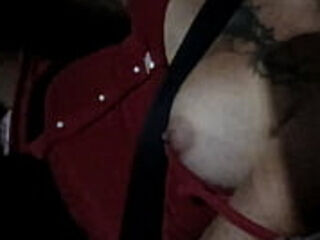 El Uber ve que voy a un motel y se anima a manosearme en el camino lleg&oacute_ caliente con mi cliente