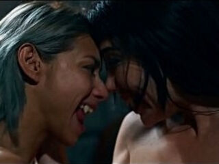 Lesbian Vampire Transformation Cosplay with Little Puck &amp_ Veronica Leal - Big Tits Milf Sexy Kissing