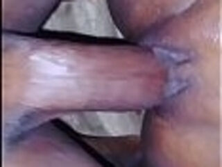 Famme s&eacute_n&eacute_galaise avec son copain entrain de faire porno