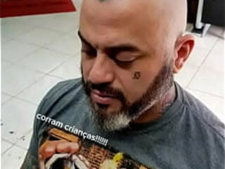 Rauzito foge da pris&atilde_o e comete o primeiro delito e ja foi privado e acaba fazendo  o oral em publico. Corram todos de imediato !!!