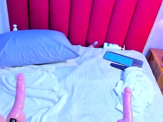 Amateur Lesbians Toying on Camera
