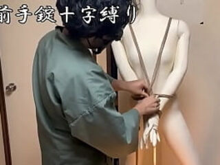【緊縛動画】前手錠十字縛り