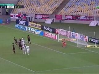 Gol pornogr&aacute_fico de falta do Andreas Pereira