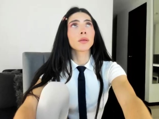 Flexible pale brunette with foot fetish does hot footjob