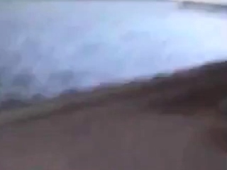 Blonde Deutsche Amateurin zeigt ihre Titten am Wasser