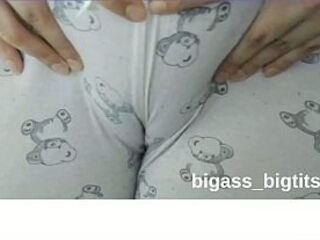 CAMEL TOE- PUSSY İN PAJAMAS