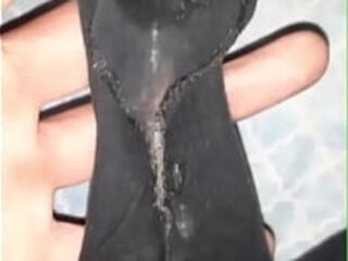 Fetiche oliendo calzones de mi hermana