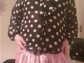 Sissy Loser Dresses up &amp_ Dances for Domme (kik and snap is loudanonsis more on profile to dom me)