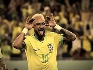 Neymar estorano a bola no pau