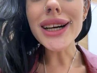 Melissa_crazy russian toilet camwhore
