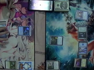 Oriental bombado idoso.