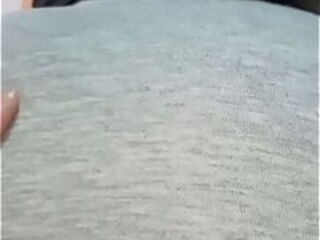 Porno callejero sexy latina caminando en la calle me da una mamada