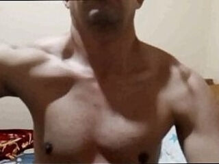 Yo divirti&eacute_ndome en la intimidad de mi habitaci&oacute_n como lo hacen las mujeres cuando se sacan sus packs, mi cuerpo atl&eacute_