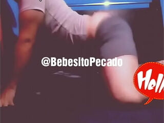 Bailando un rato nalgas rebota
