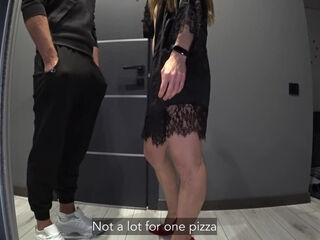 Sexy Married MILF Invites a Pizza-guy To Fuck Her In the Ass & Cum In Her Mouth Instead Of Paying Him