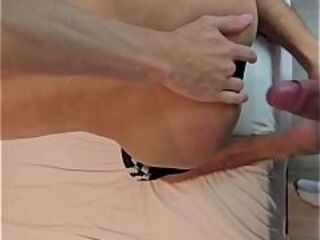 NOVINHO PEDIU PRA TIRAR A VIRGINDADE DELE. TRATEI COMO MERECE.