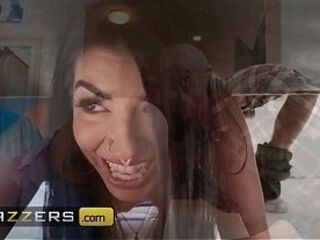 BRAZZERS - Jasmine Sherni Enjoys A Hot Threesome With Couple Violet Myers &amp_ Dwayne