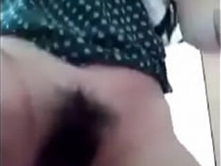 Deliciosa, asi&aacute_tica tocandose y desnudandose