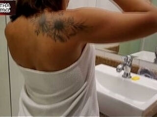 Eu, Agatha Mama em Banho quente   toalha curtinha &mdash_ toalha cai, calcinha some e eu esquento tudo - Gratuito