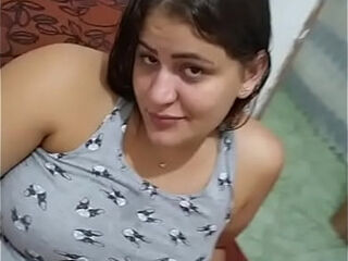Este gosta de mostrar o pacote da sua esposa gostosa no t.