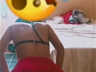 Gostosa dan&ccedil_ando funk