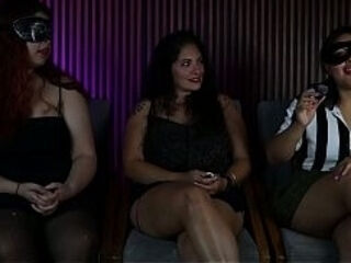Tres putas se ponen a mamar verga despues de su entrevista