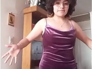 Probandome un vestido de puta