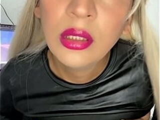 Linda transexual rica y operada