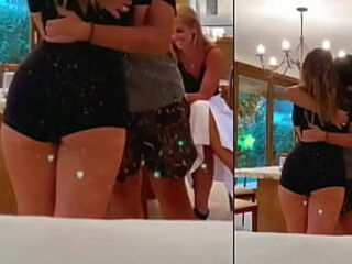 Luara gostosona bunduda rebolando para n&oacute_s machos nos deliciarmos com essa raba gostosa