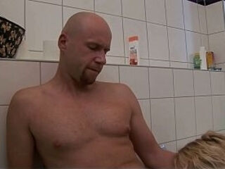 HOT GERMAN GIRLFRIEND HAS SEX WITH HER LOVER IN THE BATHROOM