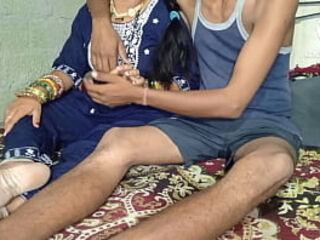Amrita bhabhi ko raat me jor se chudhai