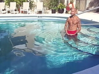 MAXXX LOADZ THE HARDBODY ITALIAN PORNSTAR FLEXING AT THE POOL